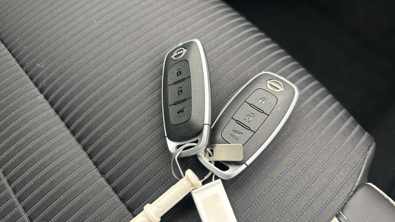 Nissan Qashqai 1.3 DiG-T MH Tekna 5dr Petrol Hatchback